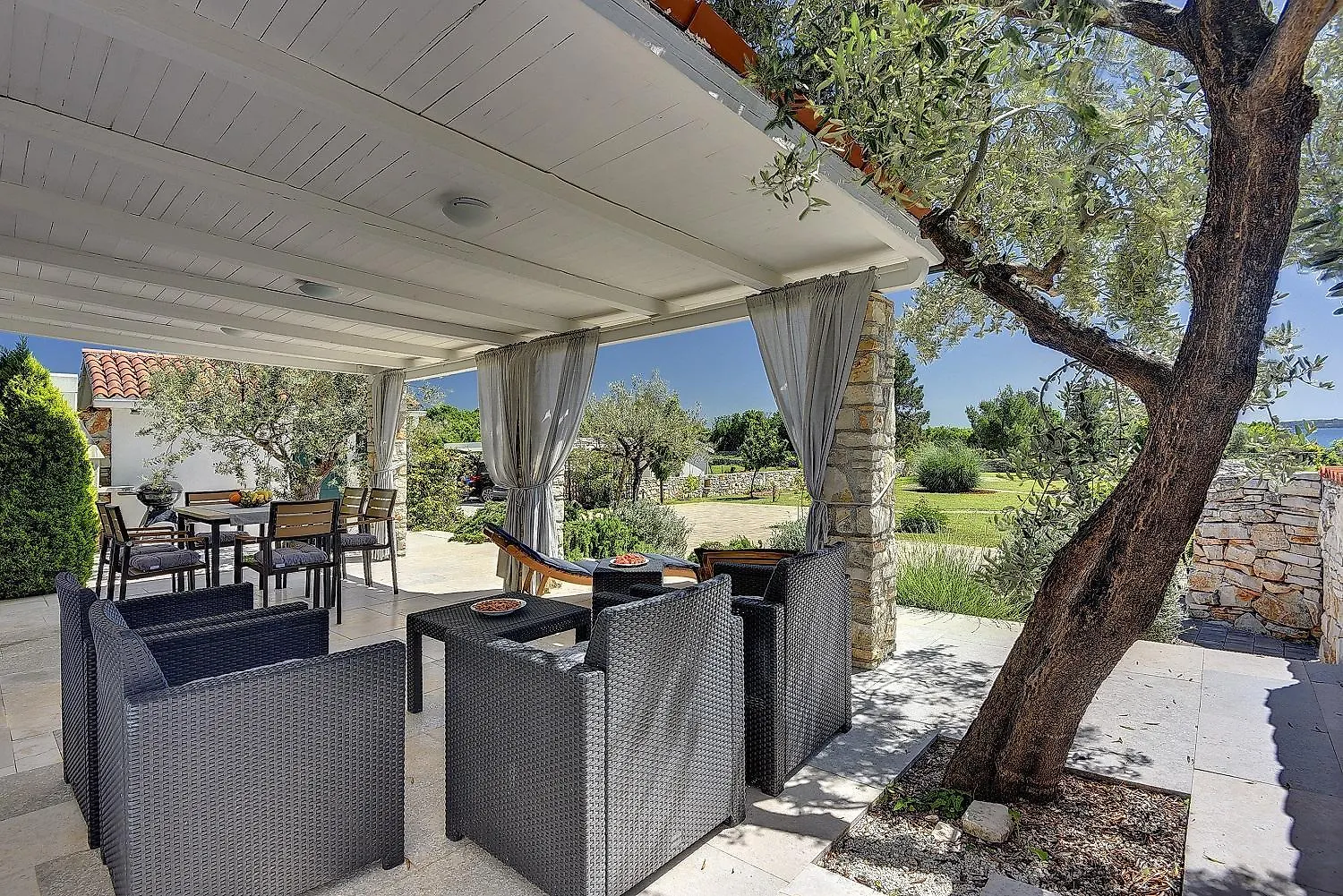 Traumhafte Strandfinca Mit Eigenem Zugang Zum Strand Und Klima, Wlan, Bbq Peroj 0*,  Croatia