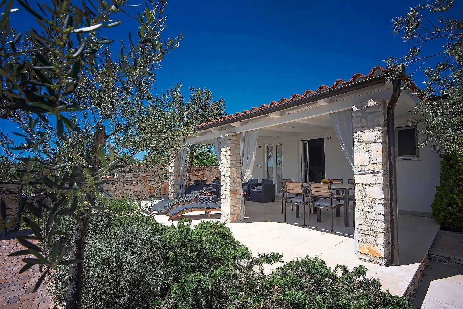 Traumhafte Strandfinca Mit Eigenem Zugang Zum Strand Und Klima, Wlan, Bbq Peroj Holiday home